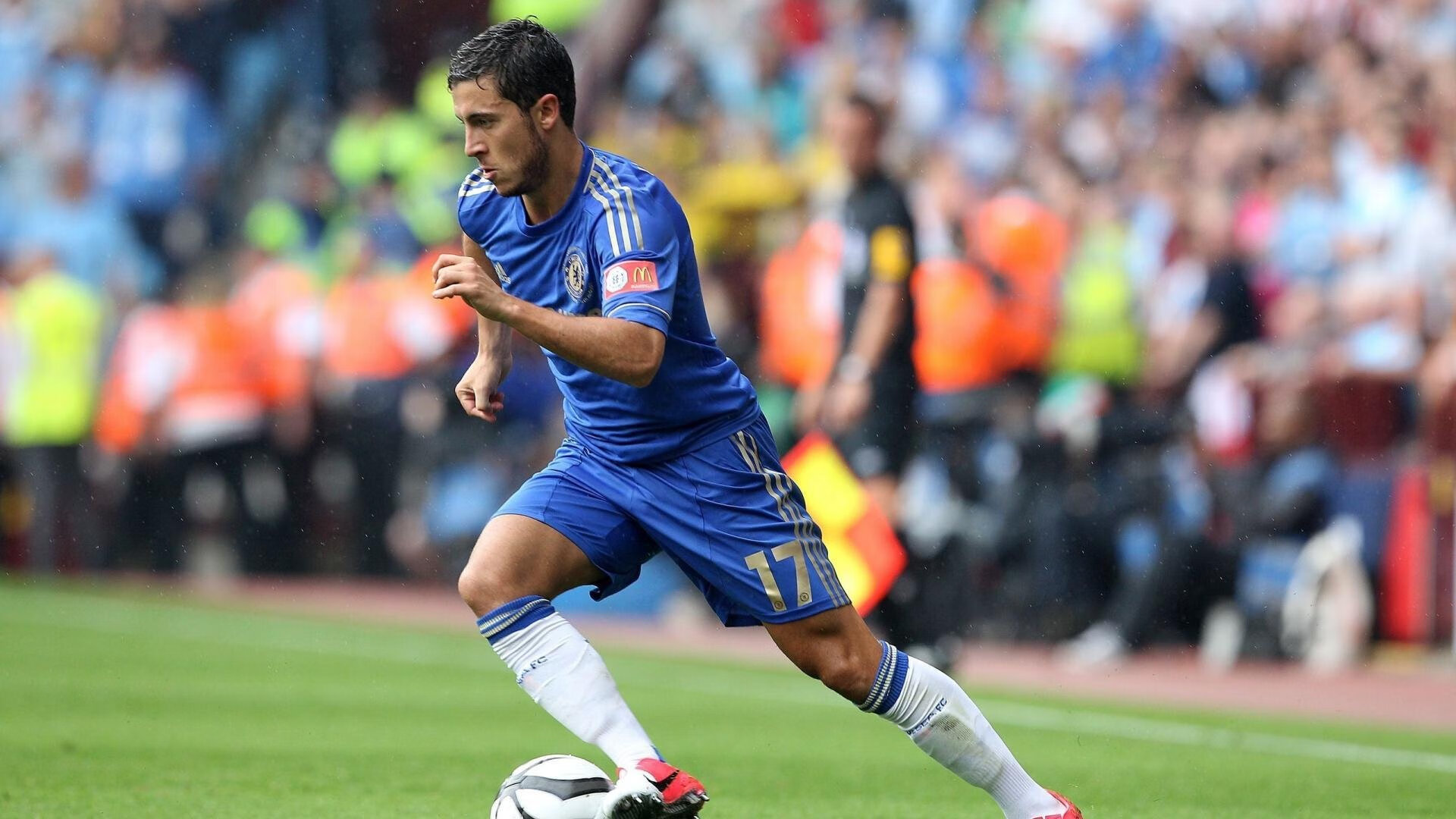 大学生足球赛激烈开打，校园掀起运动热潮，大学生足球联赛视频