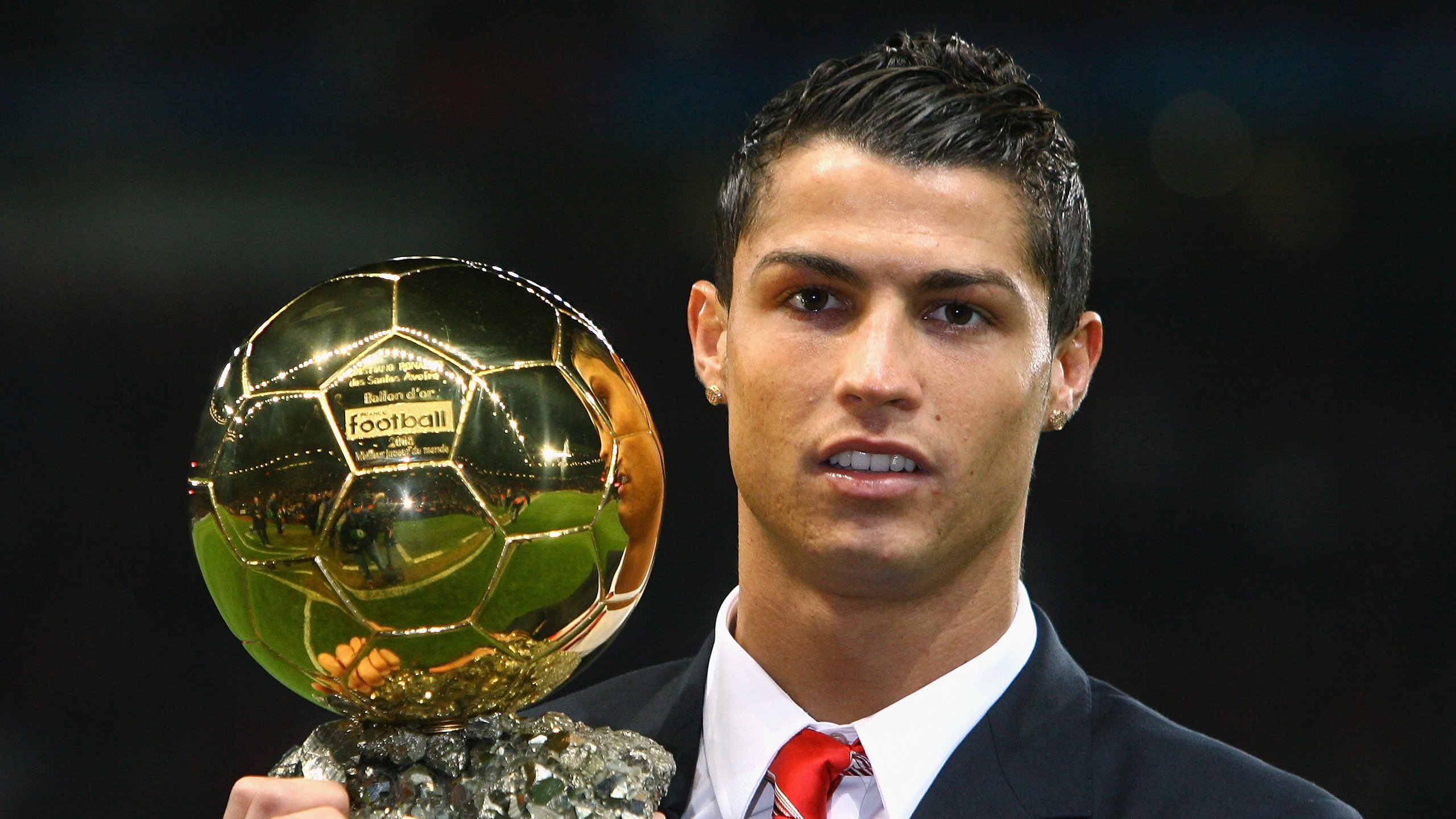 大学生足球赛激烈开打，校园掀起运动热潮，大学生足球联赛视频