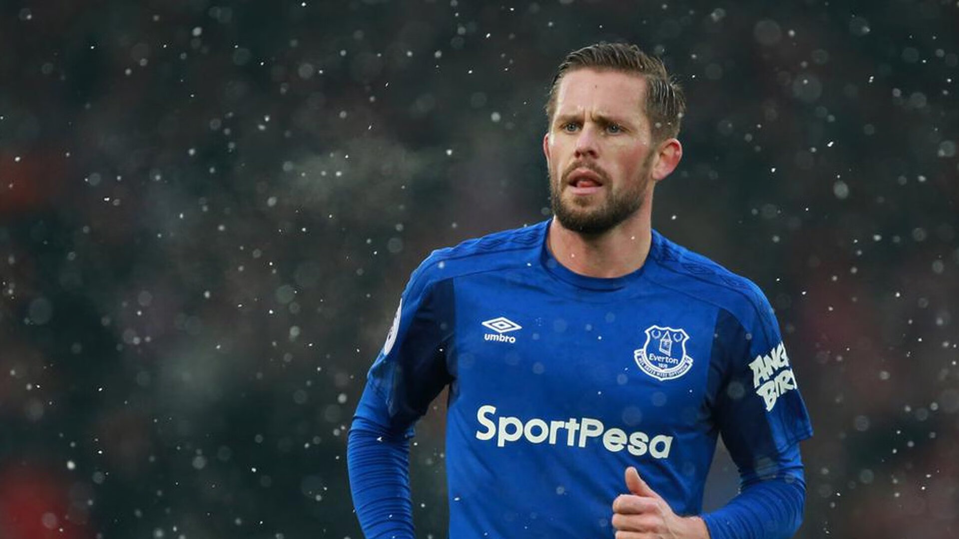 弗朗索瓦·霍尔茨豪伊泽:在攻防转换中展现极强的适应能力,弗雷德.霍伊尔