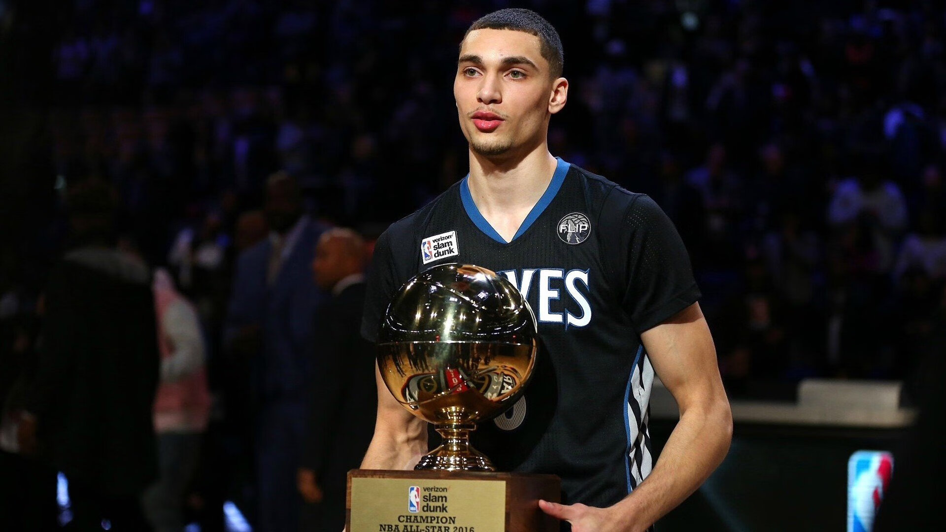 智能镜头助力转播，观众视角体验实现升级，智能镜子视频播放