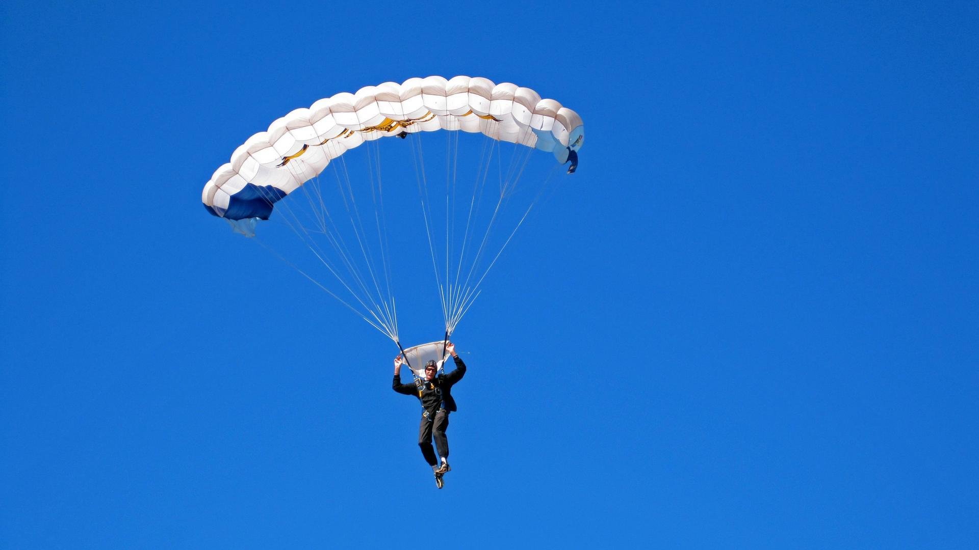 军训献血得假传闻 引起学生担忧 校方回应，军训前献血